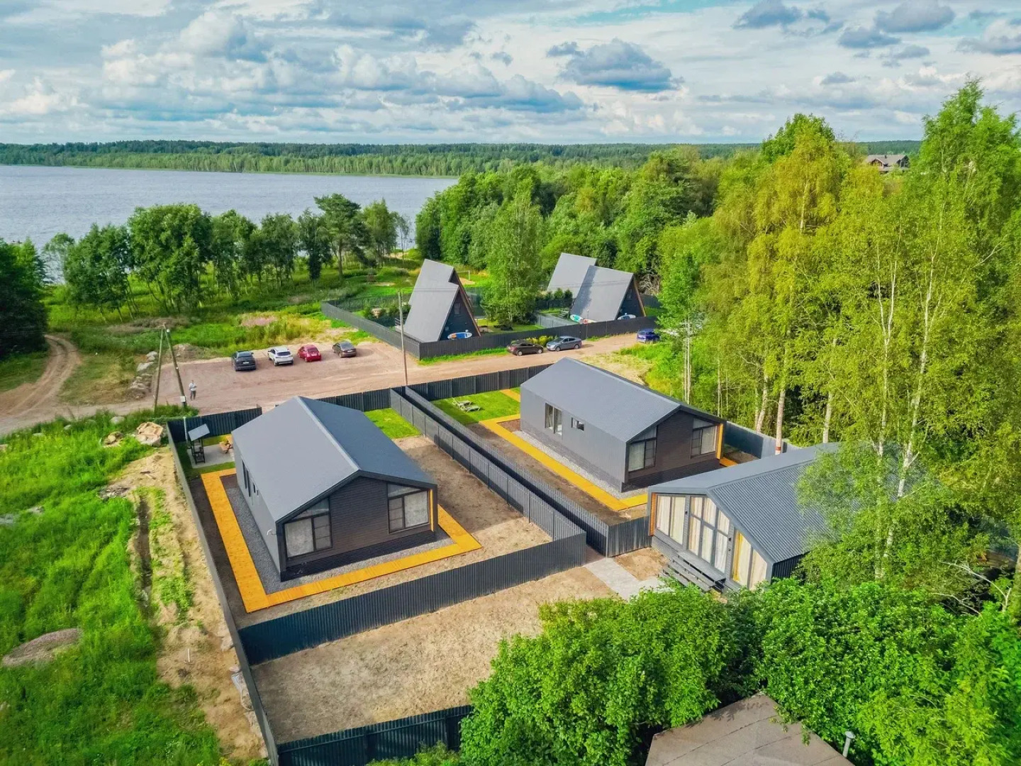 Гостевой дом для 8 гостей на берегу Красного озера