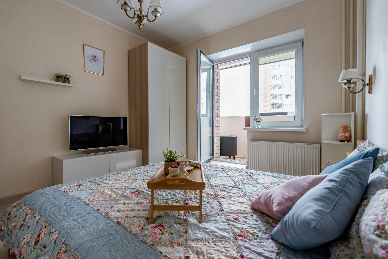 Квартира 2-комнатная Цветочная нежность