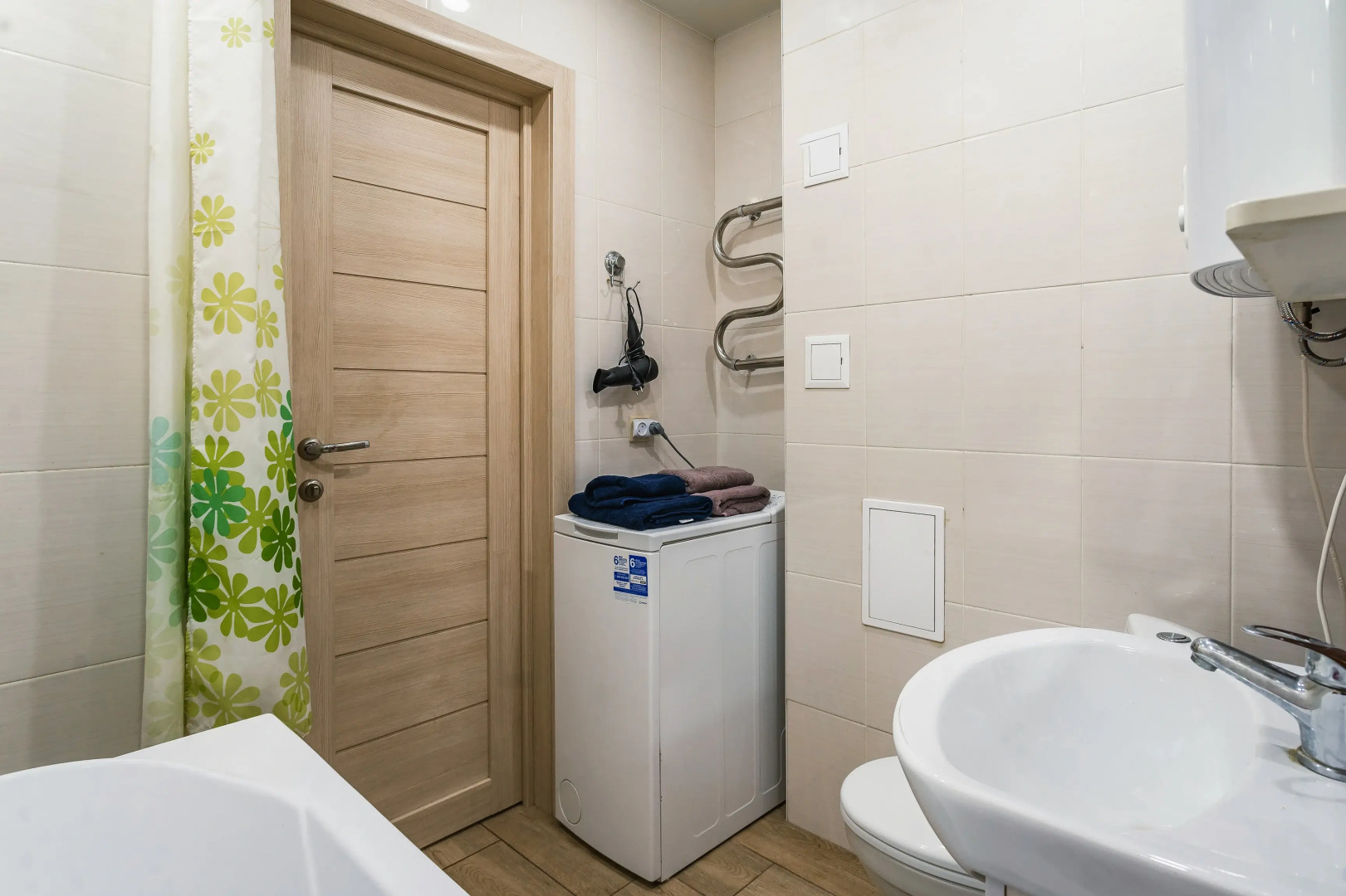 Уютные Апартаменты в доме у Космопорта (ул. Дыбенко 27а)