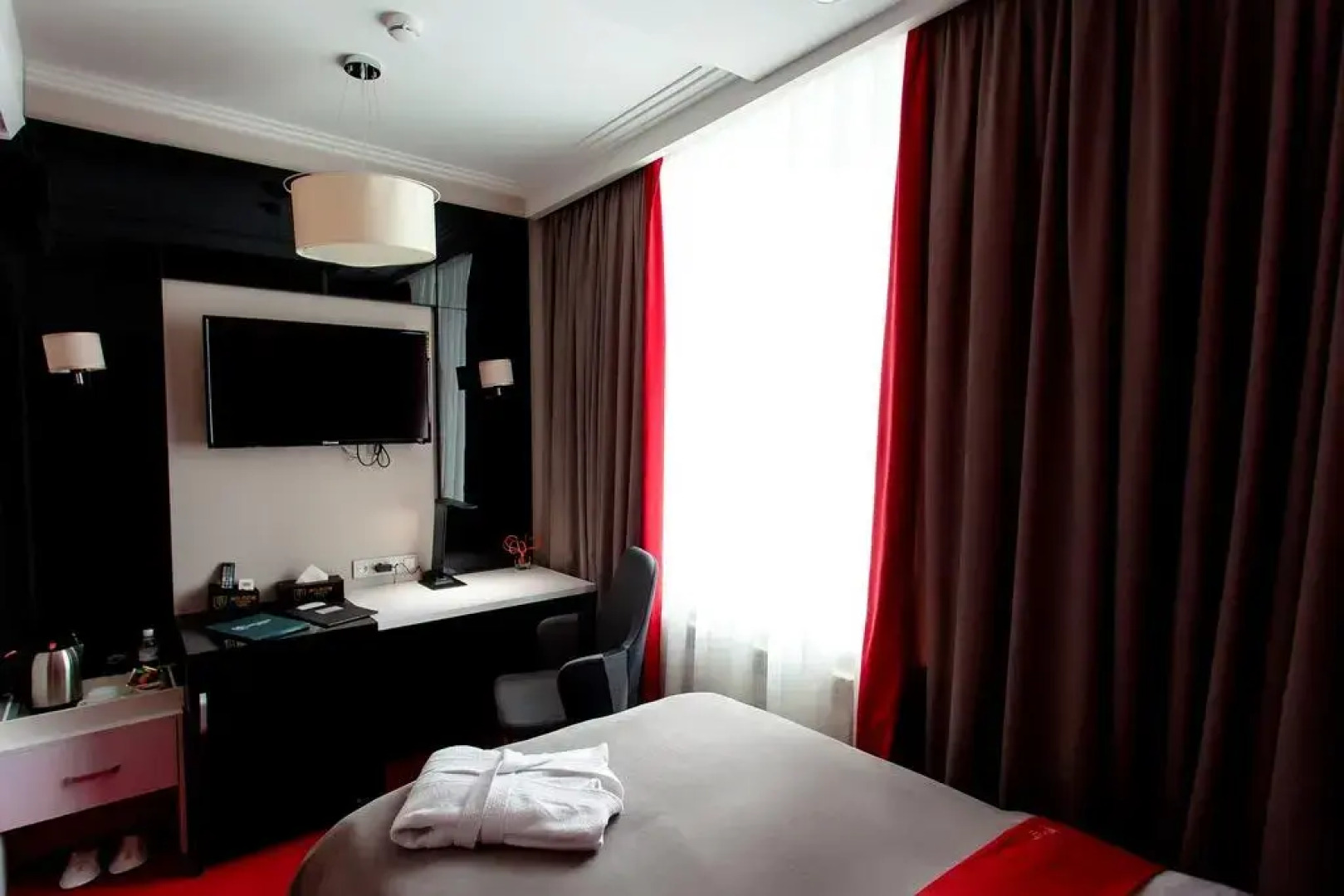 Отель Mildom Premium