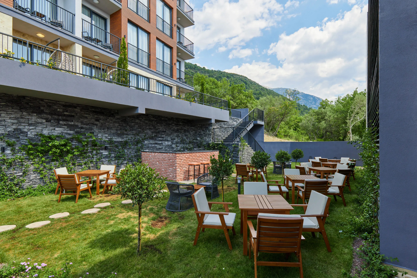 Апарт-отель Bayview Hills Luxury Residences