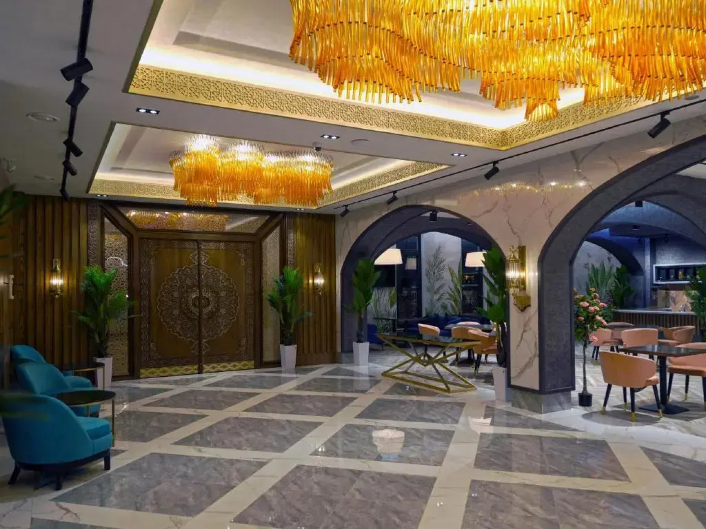Отель Paradise Plaza Luxury