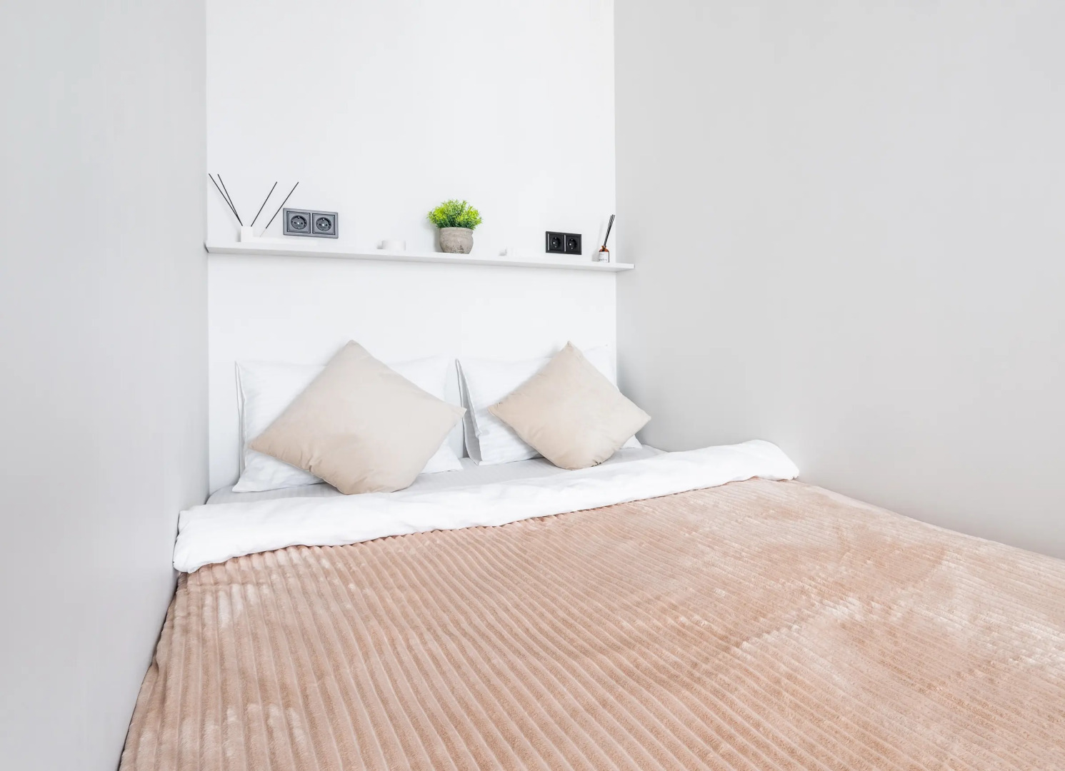 Квартира Студия на сутки Минск Мир Современная техника Бесконтактный заезд Балкон Wi-Fi Парковка