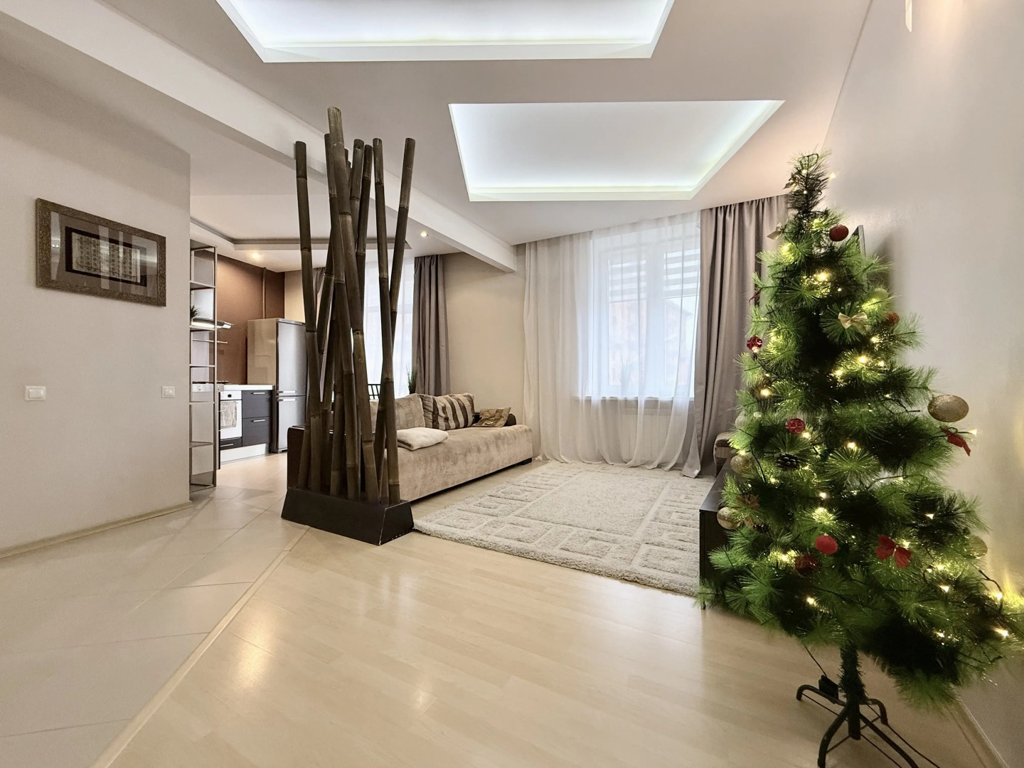 Апартаменты Уютная двухкомнатная квартира рядом с ЦУМом