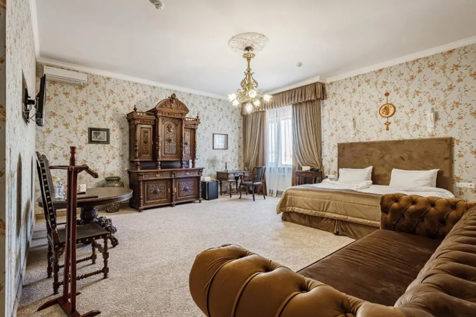 Отель Бристоль