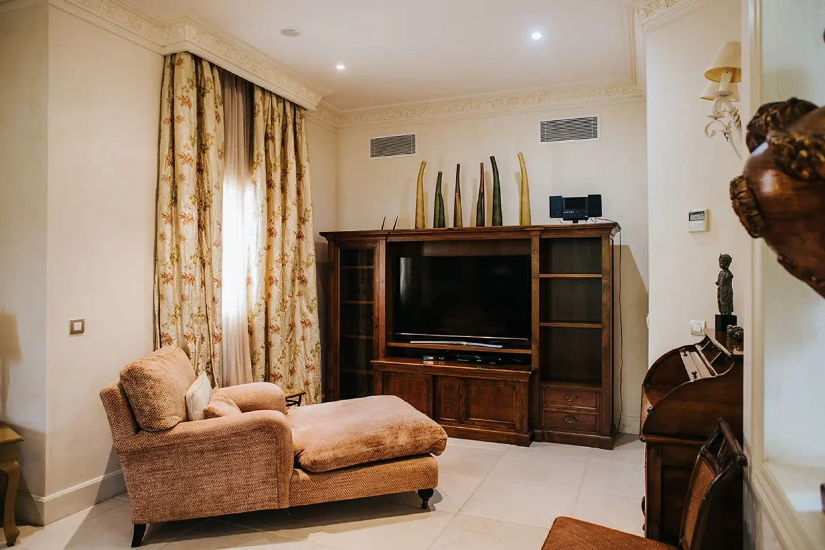 Luxury King Villa Apartments