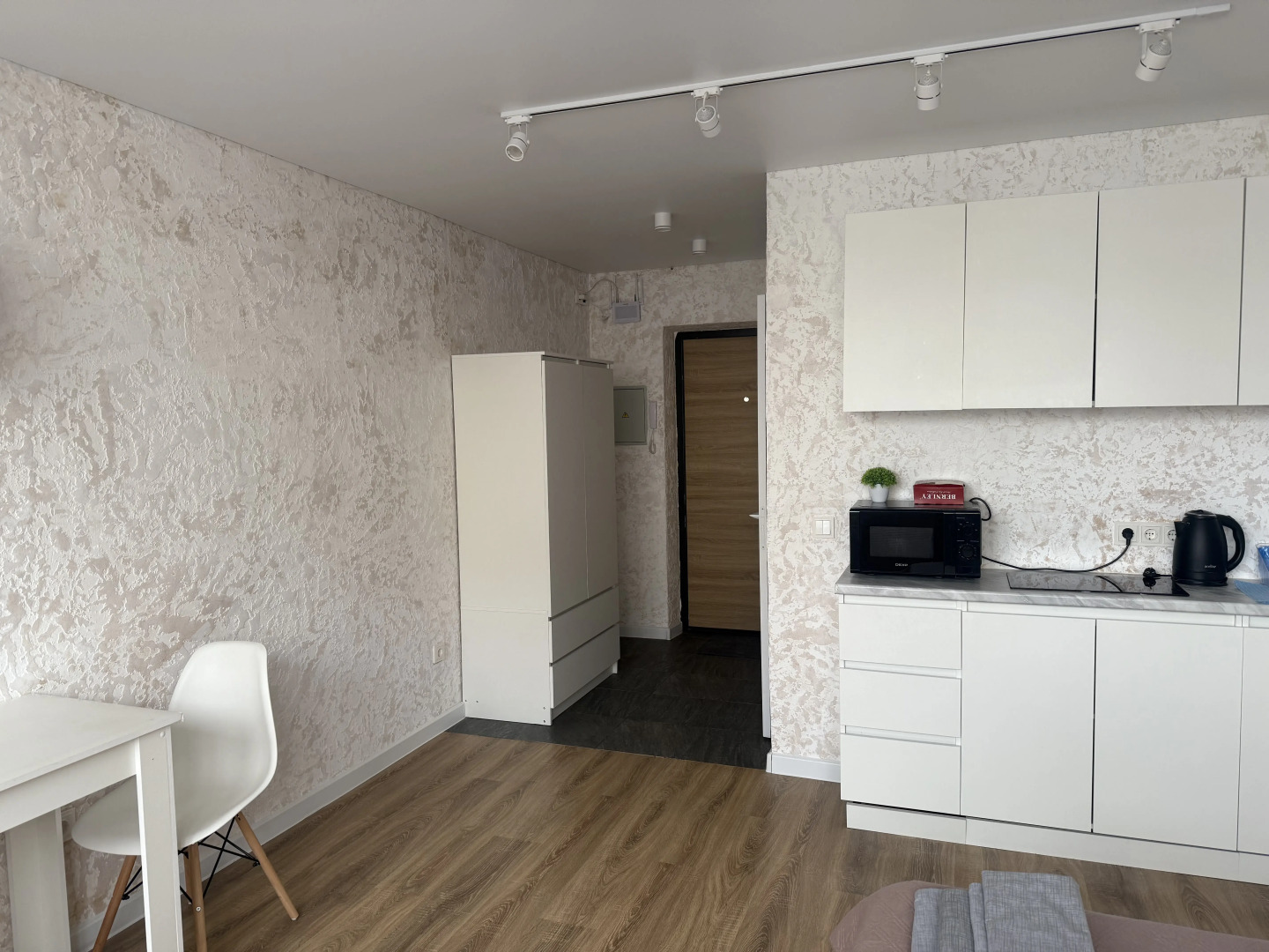 Квартира Уютная студия с дизайнерским ремонтом на ул. Мира