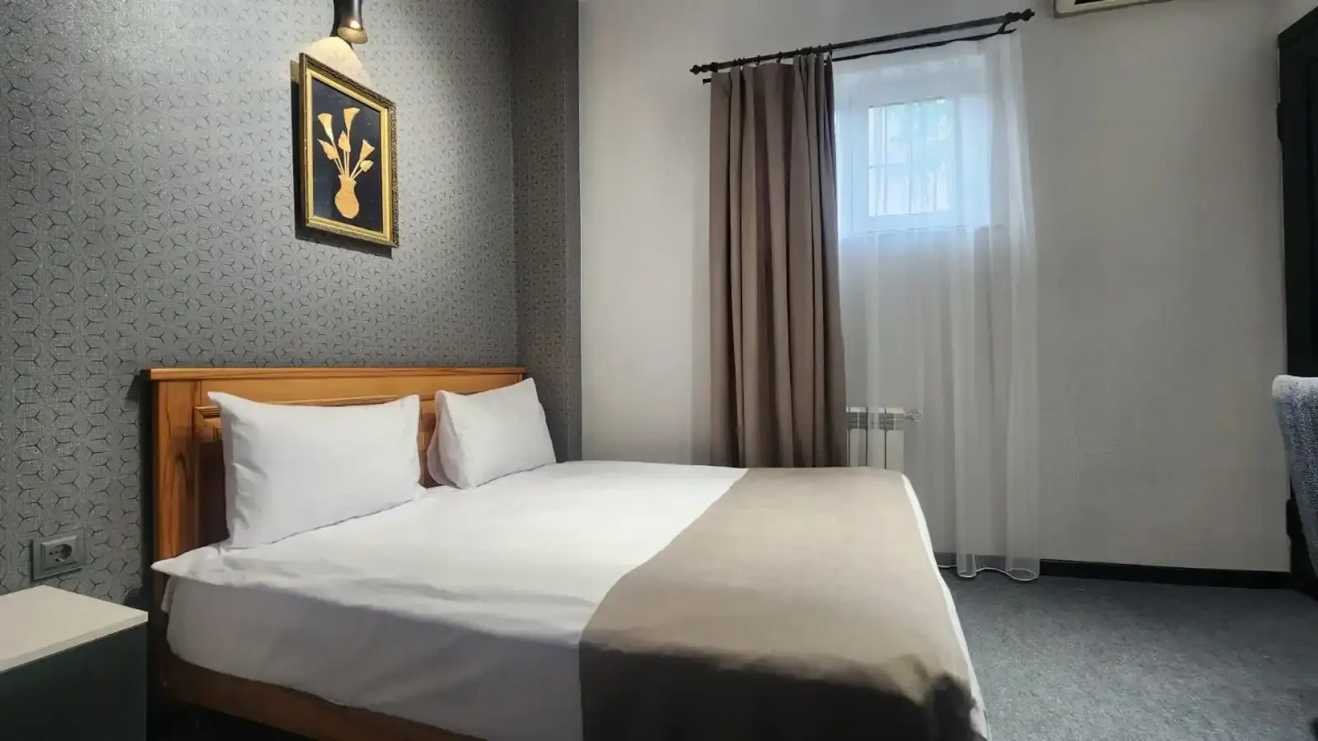 Отель Moon Light Old City