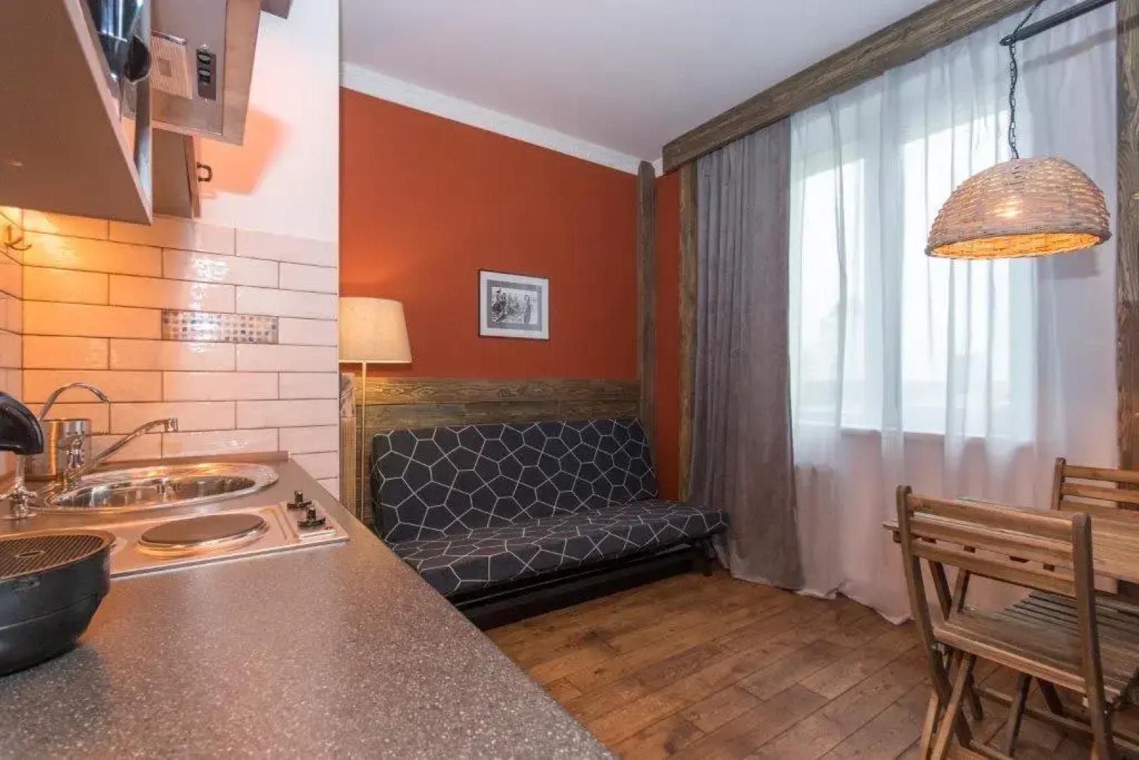 Апартаменты в Центре Города у Нарымского Сквера 1