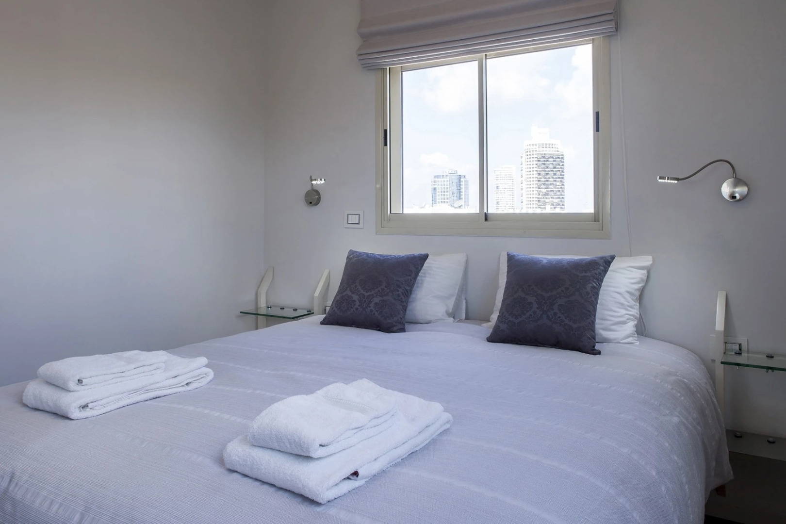 Апартаменты Design 2 Bdr Duplex Penthouse Rothschild #TL54