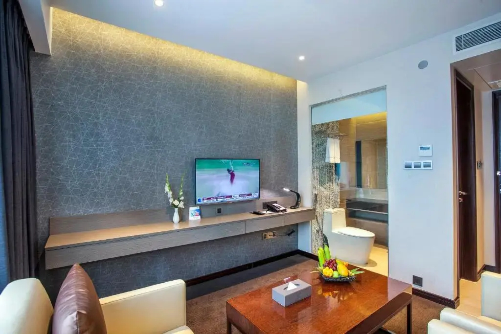 Отель Best Western Plus Maple Leaf
