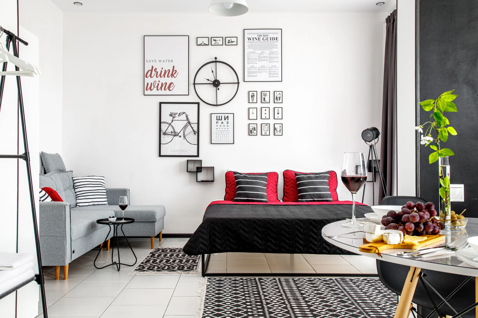 Апартаменты Caмая Стильная Студия c Видoм нa Мoре и Собcтвeнным Вxодом от Home Group apartments