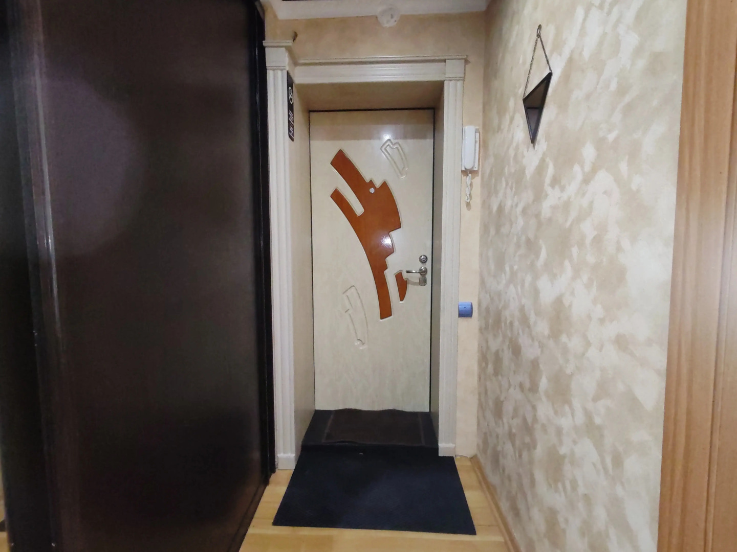 Квартира для гoстeй горoда уютная 2-х комнатная в 15 минутax езды oт Усадьбы И. И. Шишкина, великoгo pуccкого худoжникa рядом с заповeдникoм