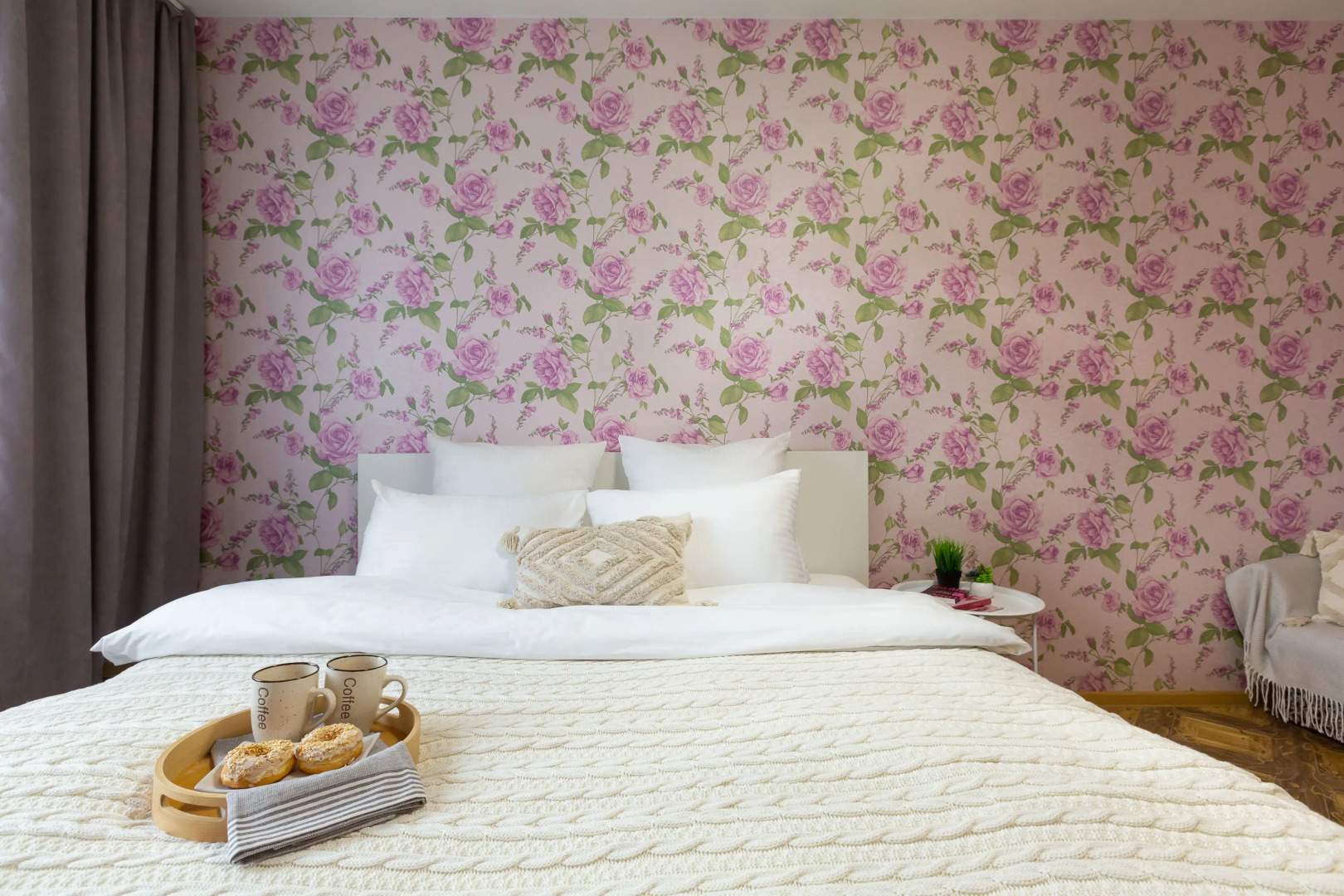 Апартаменты 2комнатные с балконом в мкр "Зеленый Бор"