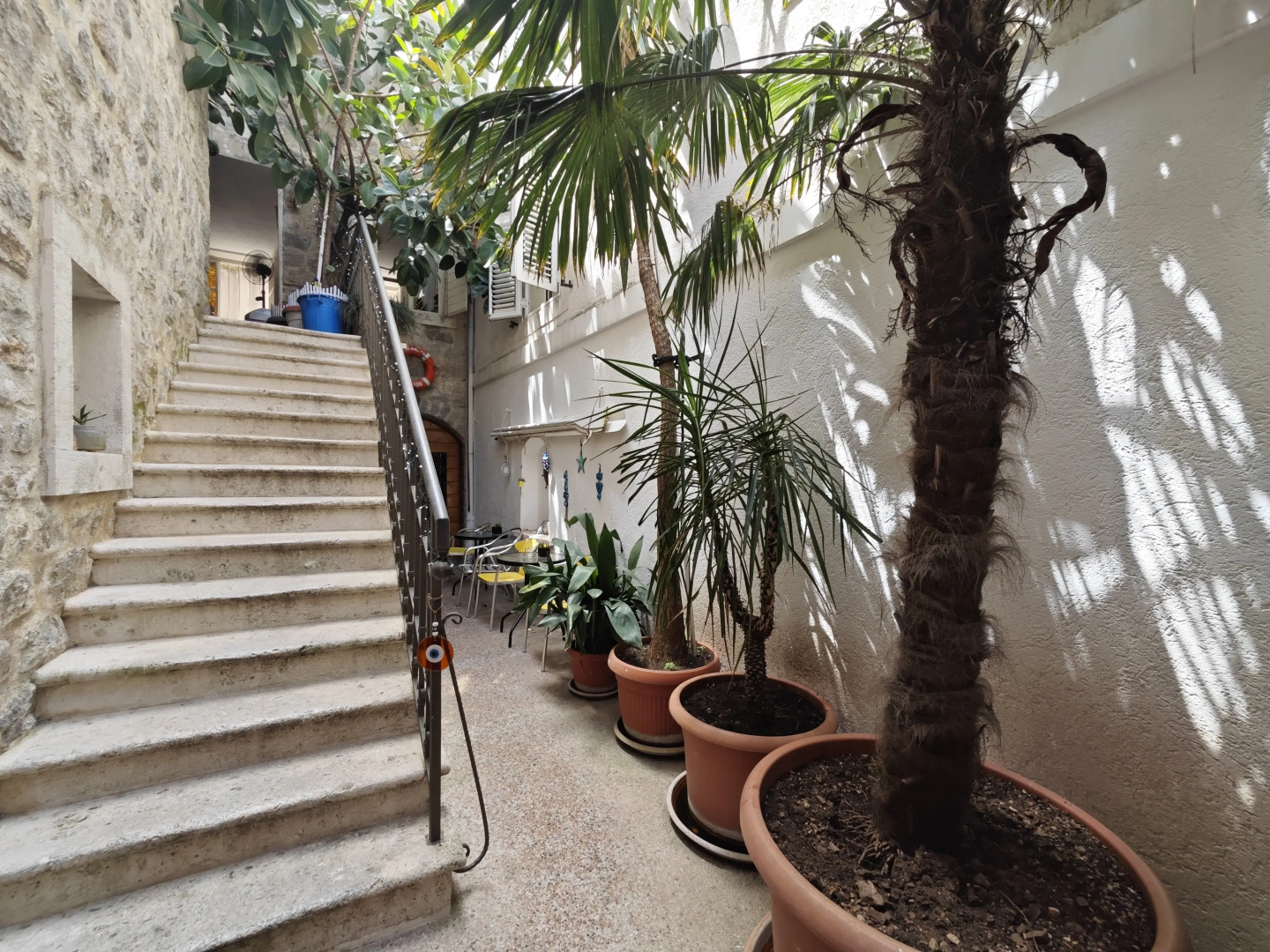 Отель Beatrix Suites