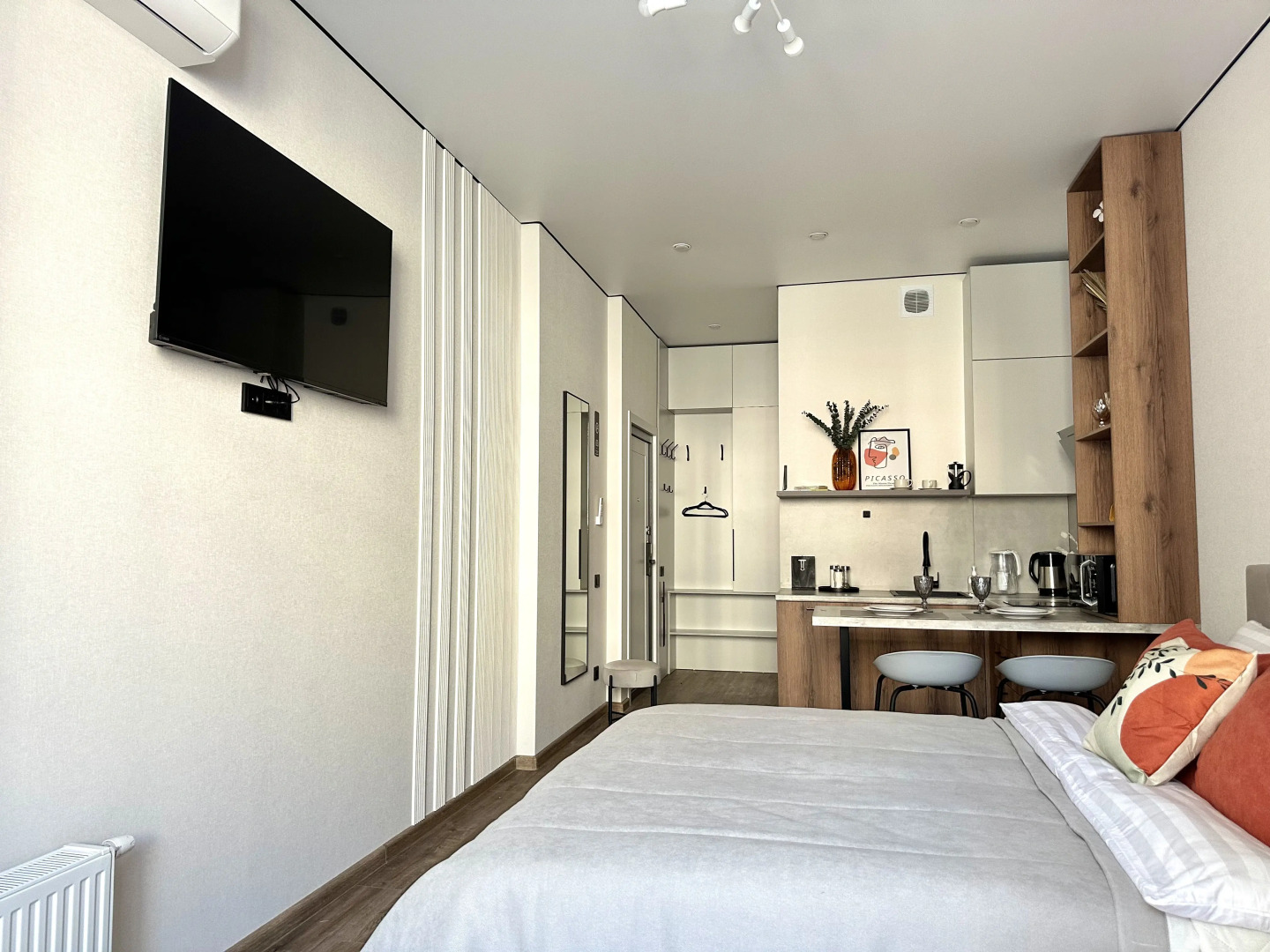 Апартаменты Уютная студия рядом с Аквапарком и Чашей