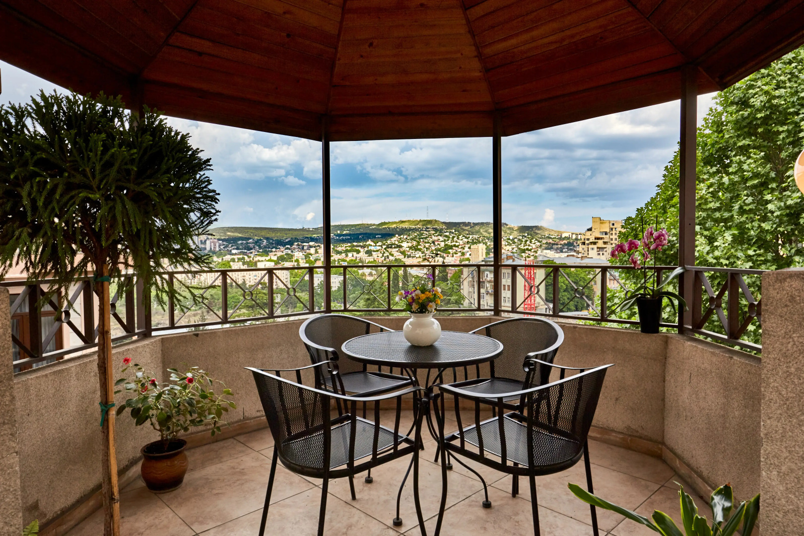 Отель Илиани