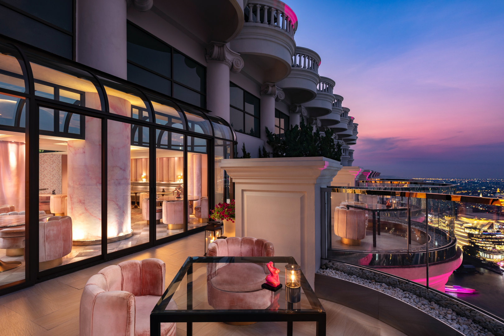 Отель Tower Club at lebua