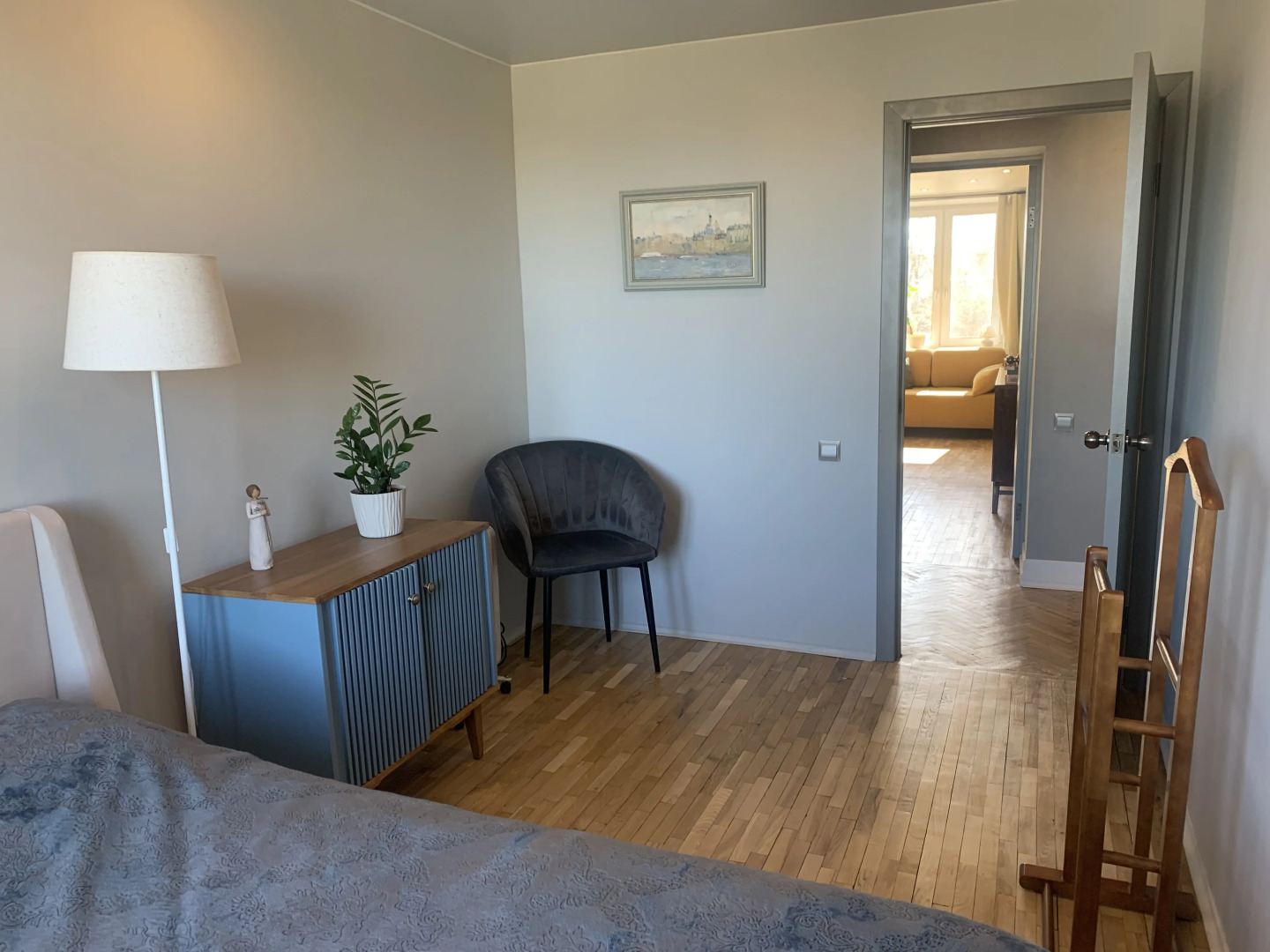 Апартаменты квартира с видом в центре Петергофа