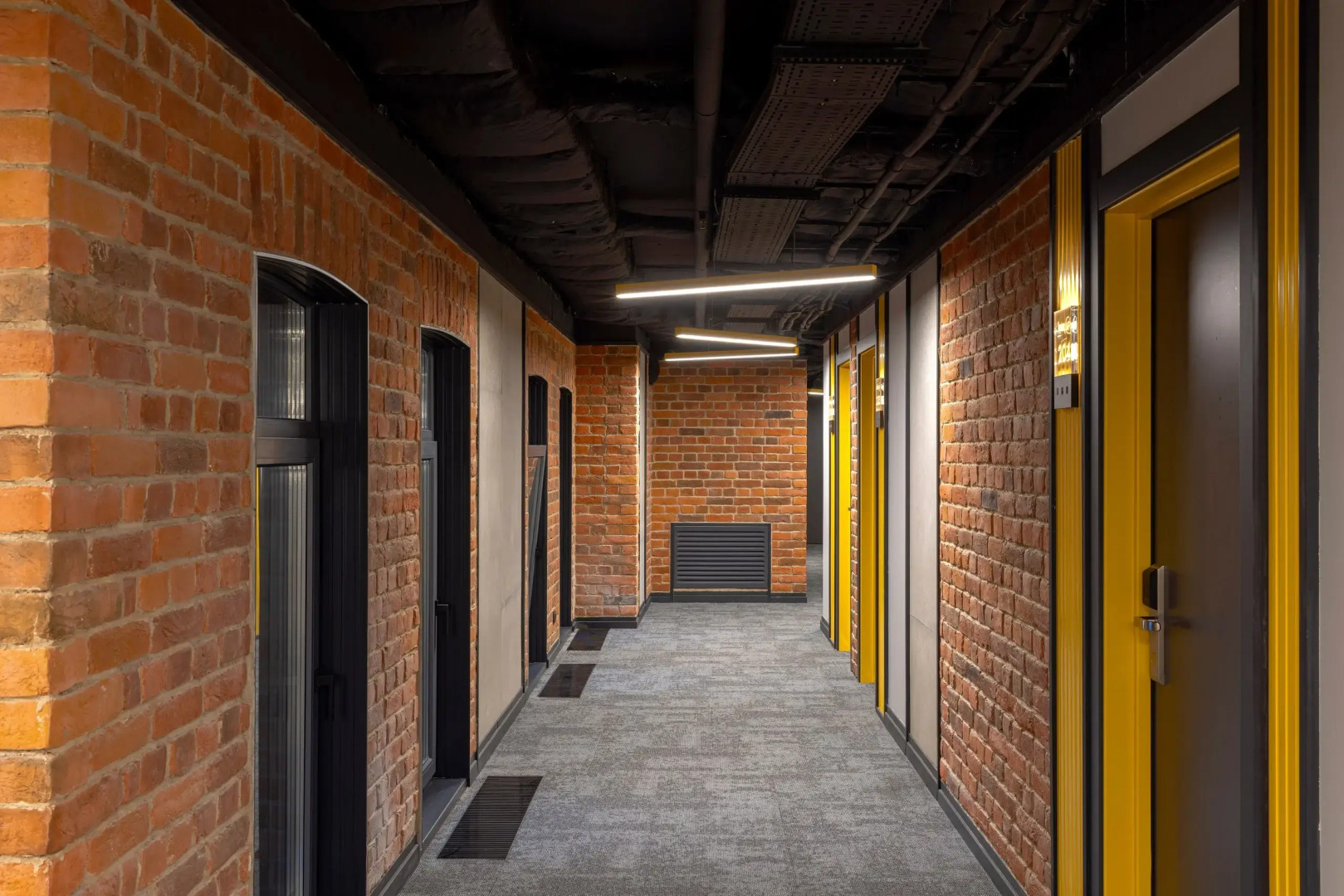 Апарт-отель izzziUP 4* COMMUNITY L&C