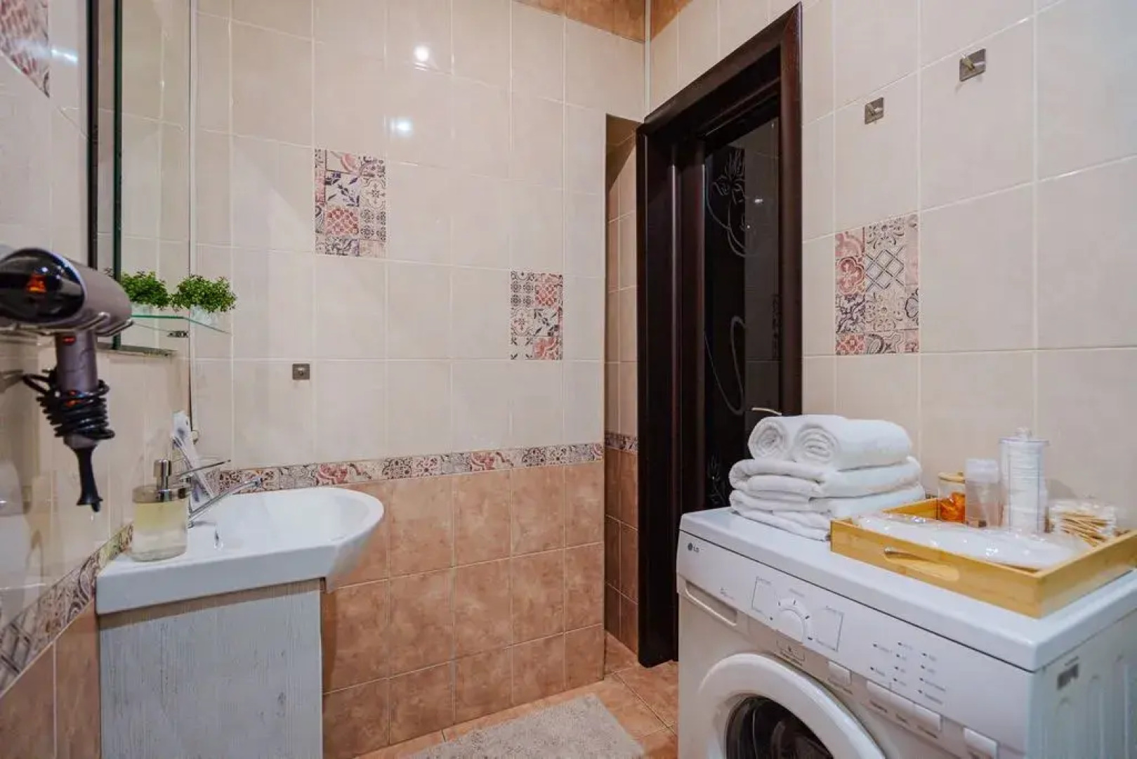 Студия Granada уютная современная в новом доме