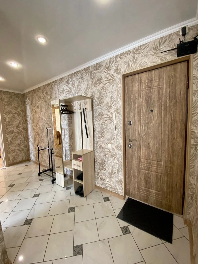 Квартира  уютная двухкомнатная в центре города.