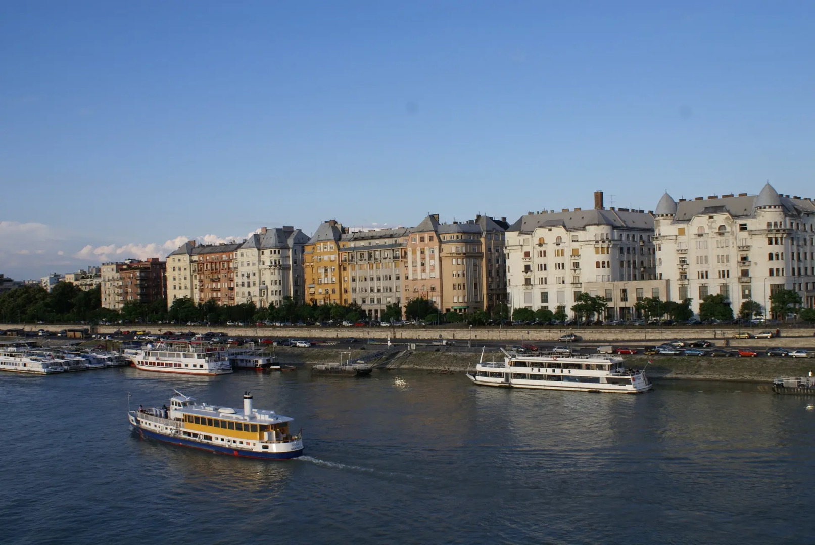 Апартаменты Green Door Family