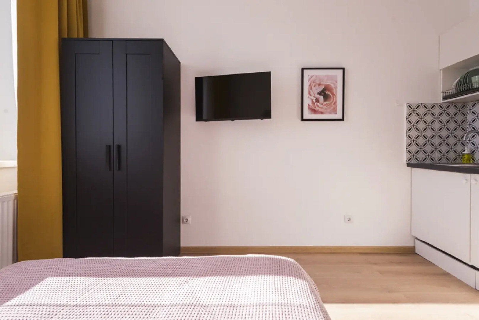 Квартира Студия Желтая в поселке Песочном