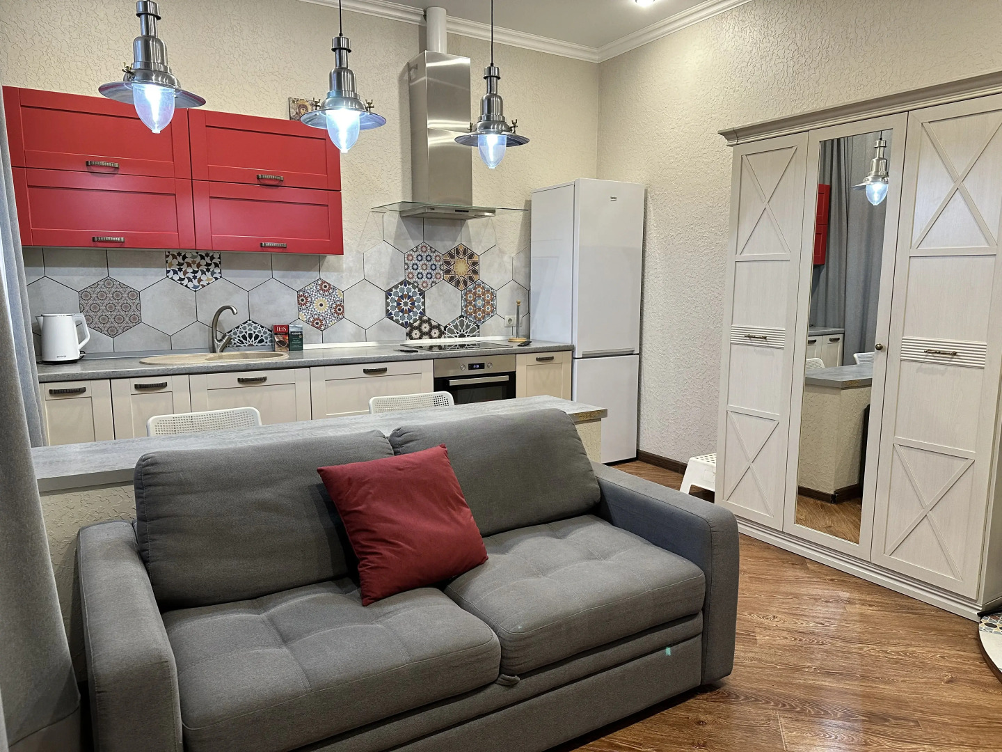 Апартаменты в Сталинском доме в центре