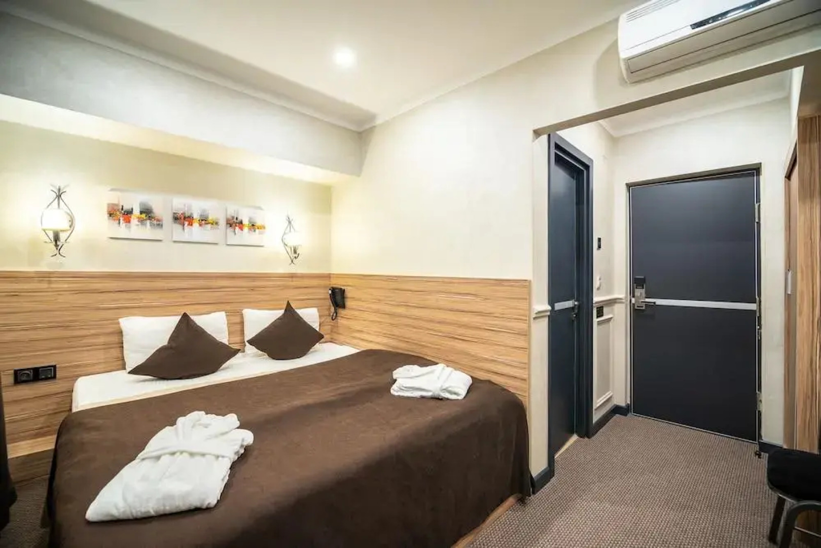 Отель Mildom City