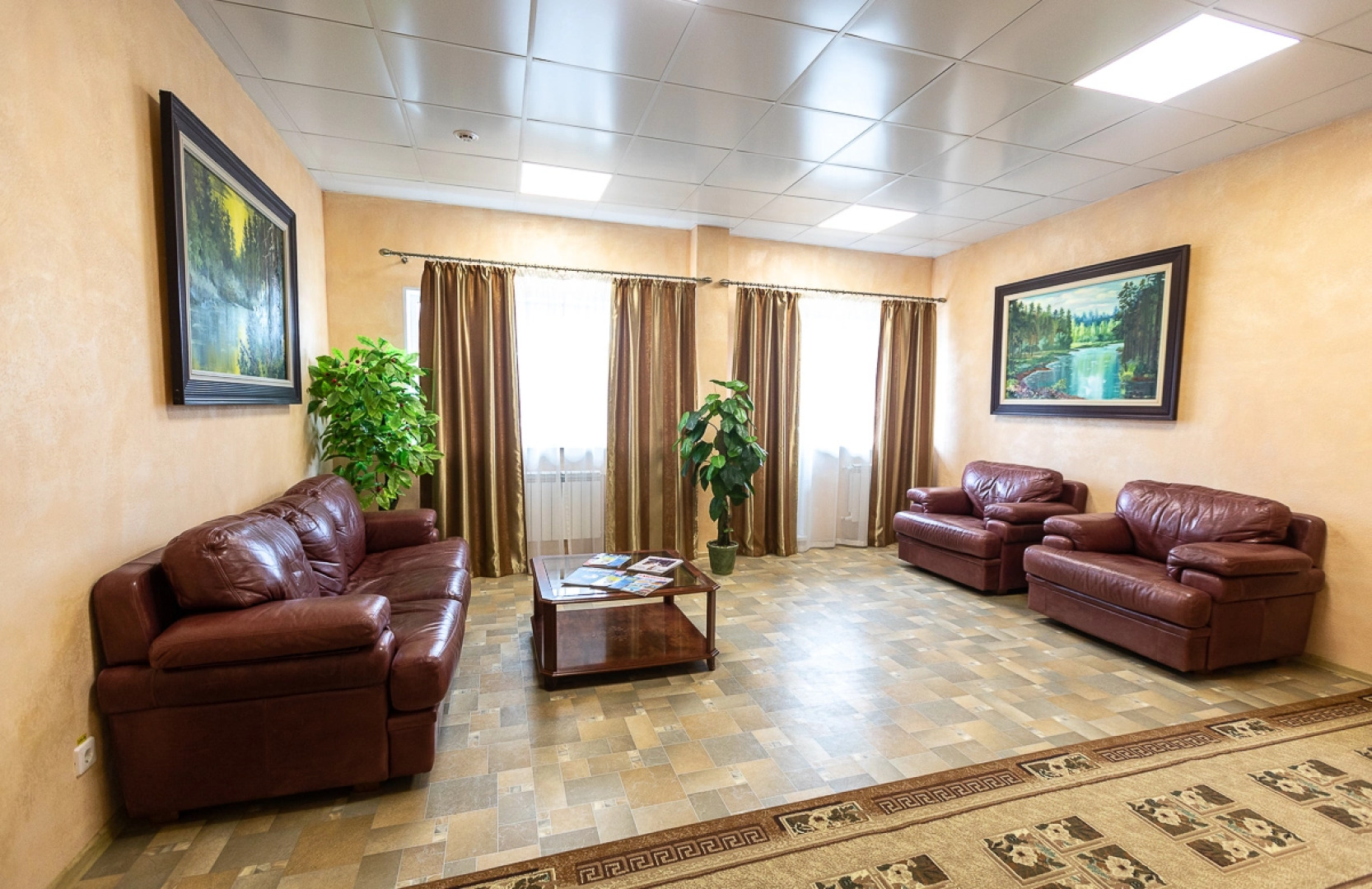 Отель Берлога