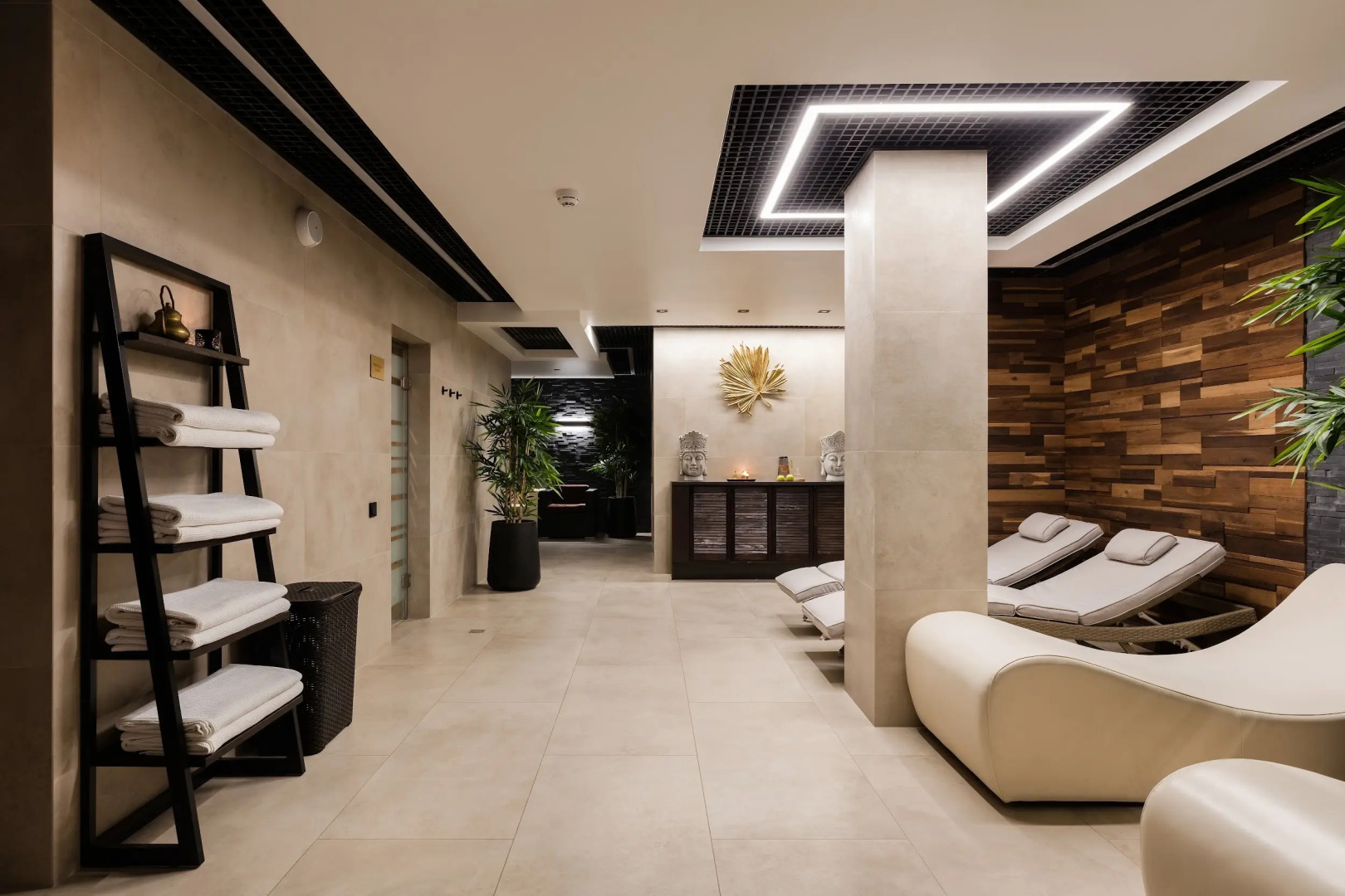 Отель Царство-Королевство