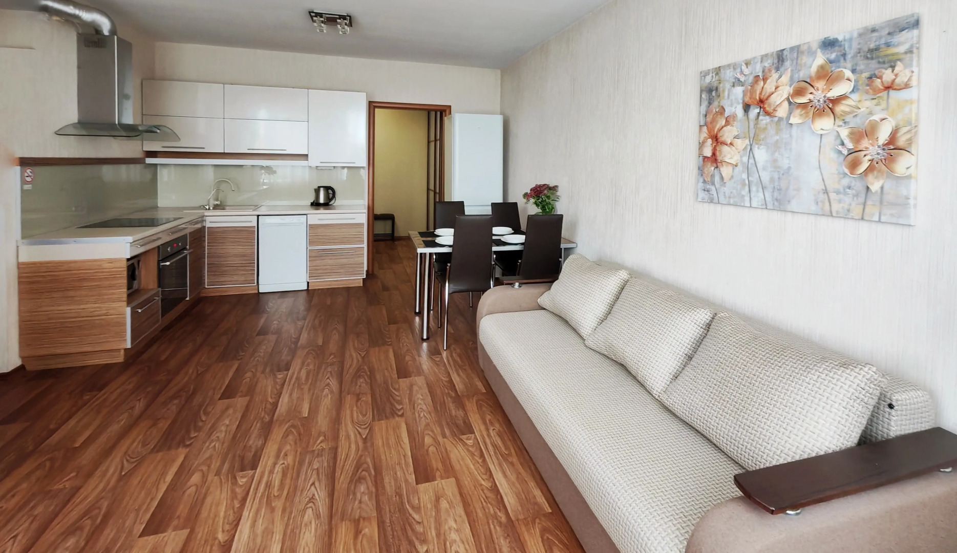 VolgaApart 2-х комнатная квартира