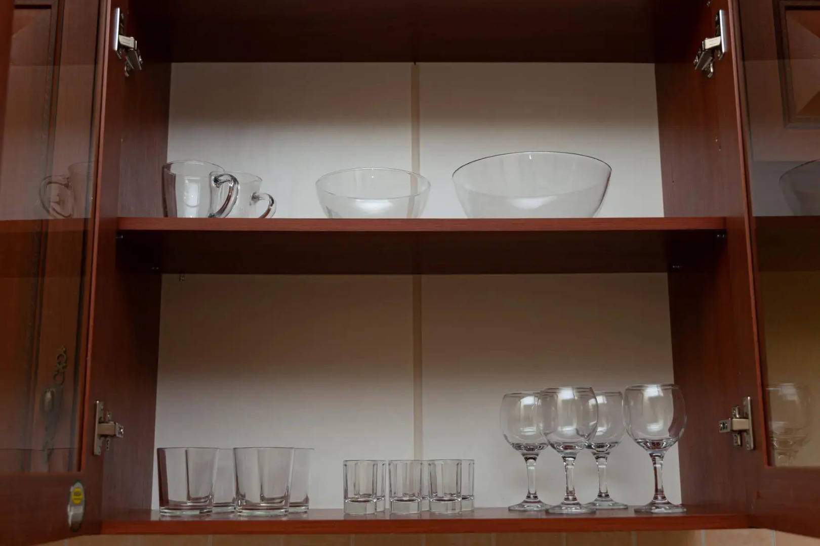 Апартаменты двухкомнатные (94) Серебровская 91