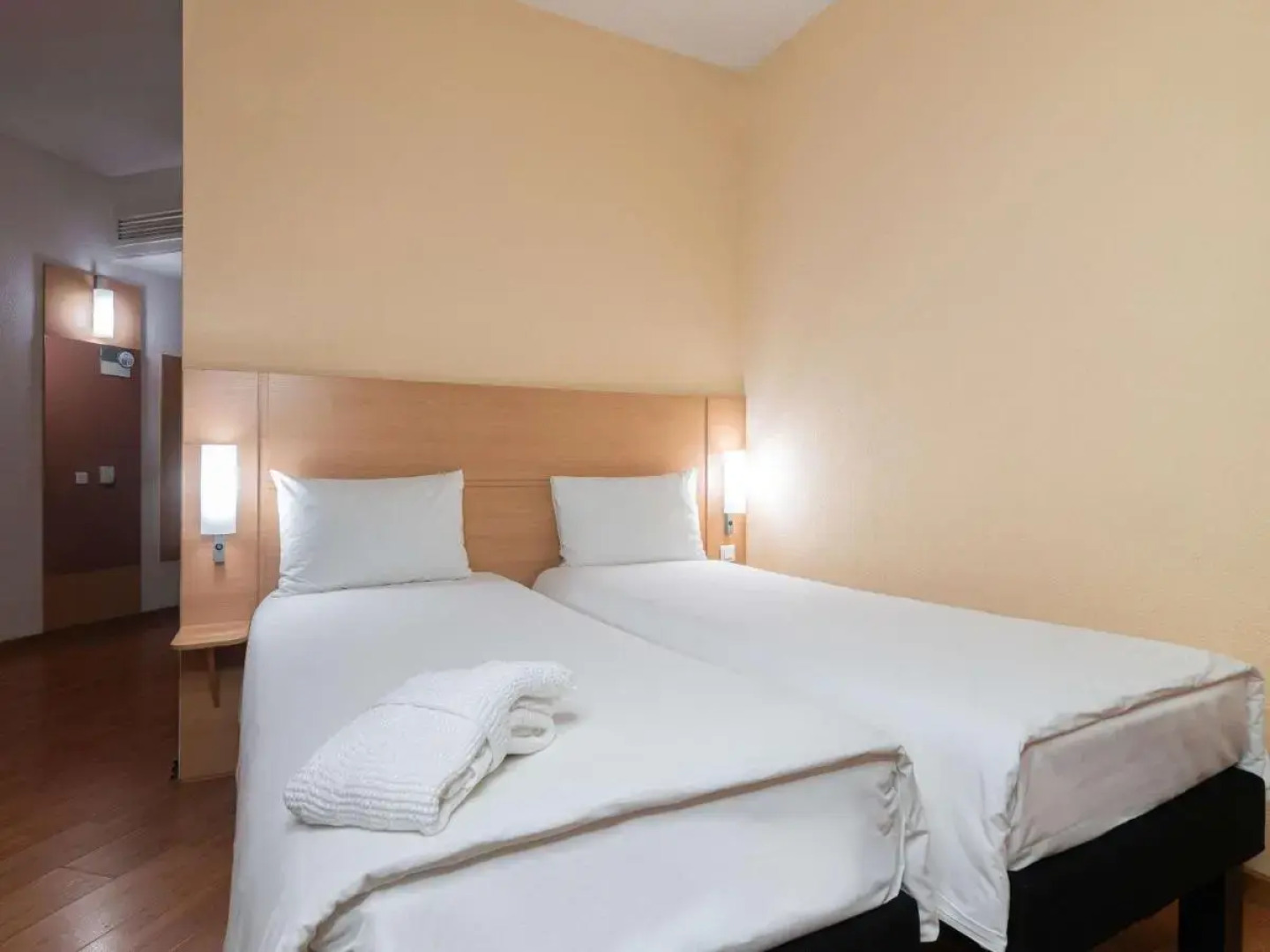 Отель Ibis Астана