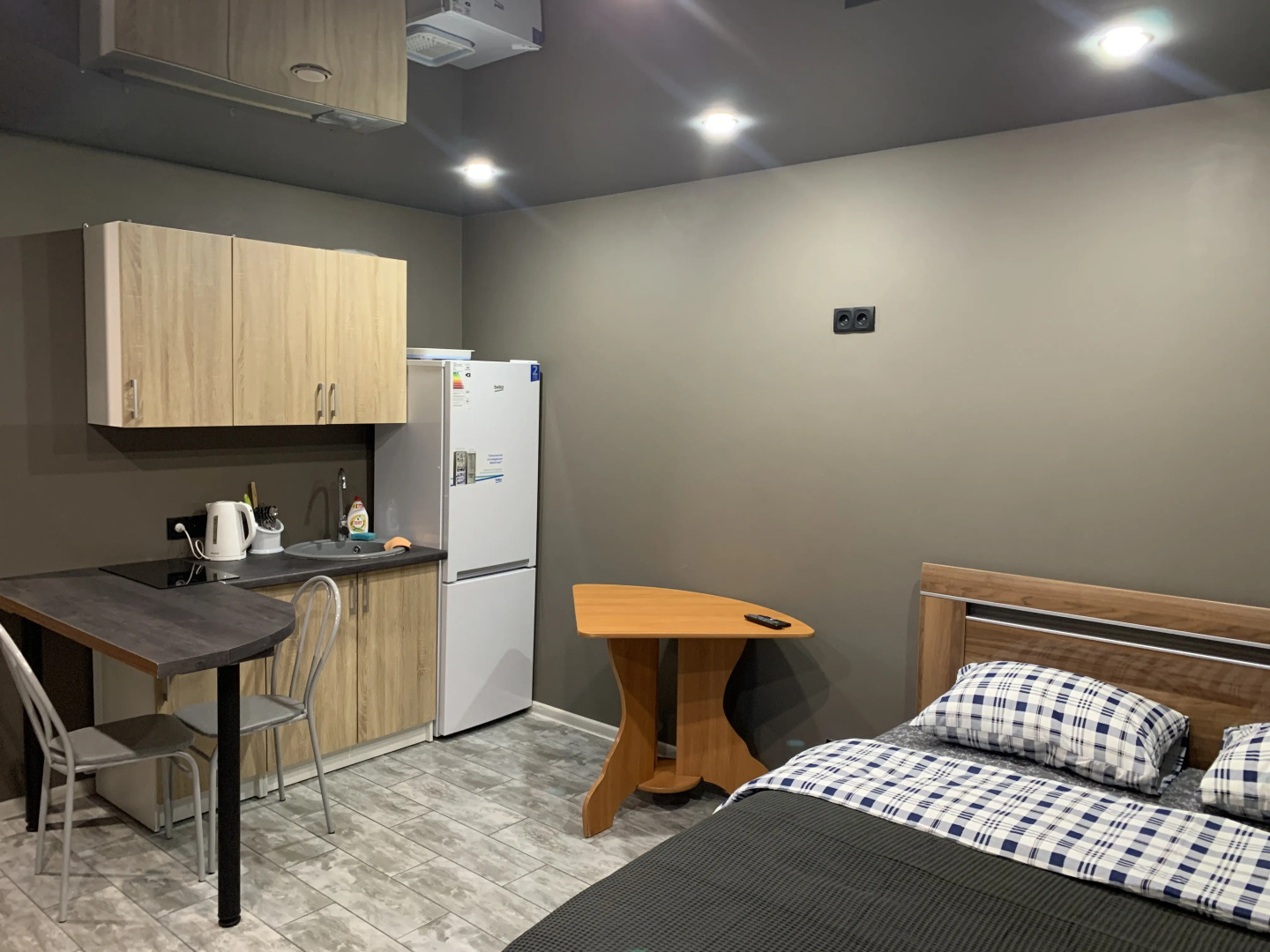 Апартаменты на Кольском 24