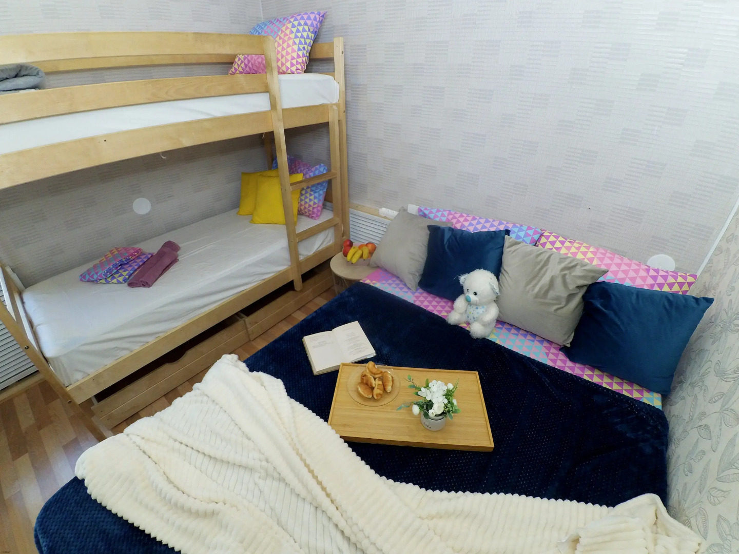 Студия 1 Тат Хаус на улице Нурсултана Назарбаева 9 в центре города у станции метро