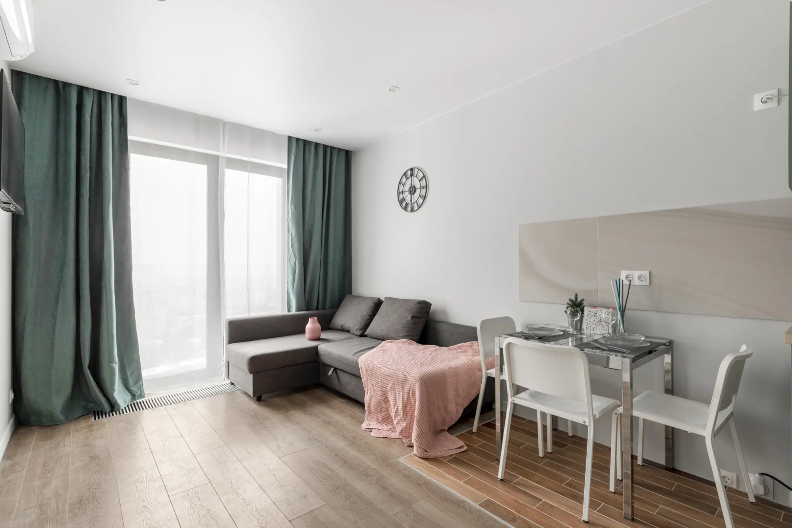 Апартаменты на улице Окская 7А/2