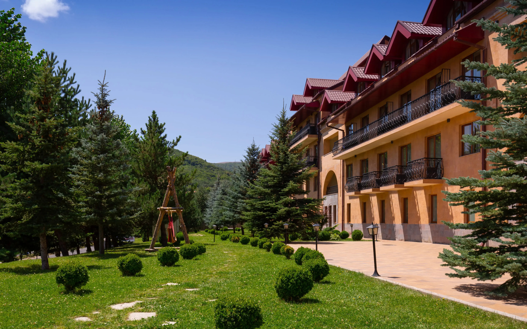 Отель Tsaghkadzor Marriott