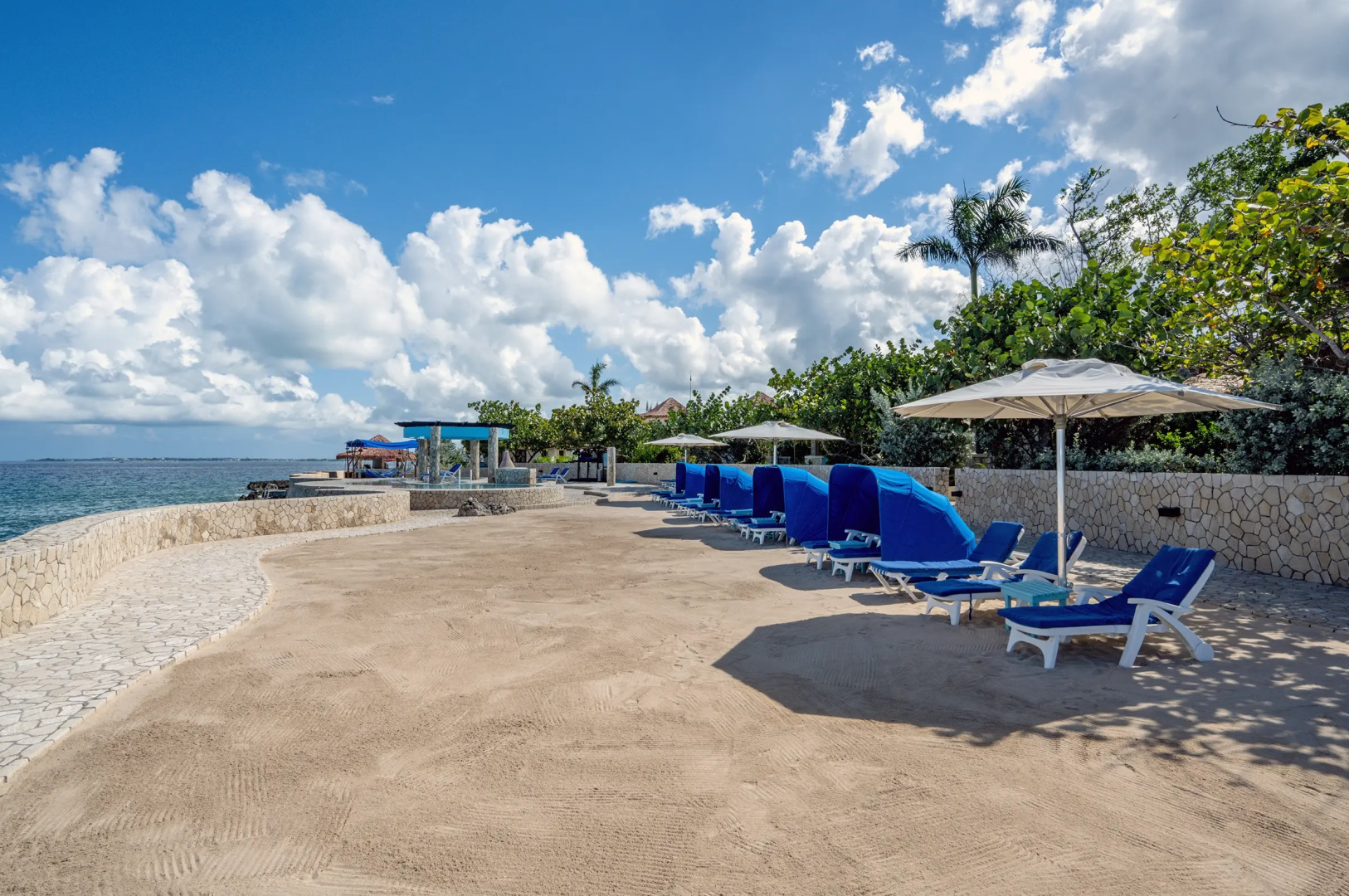 Ocean Cliff Hotel