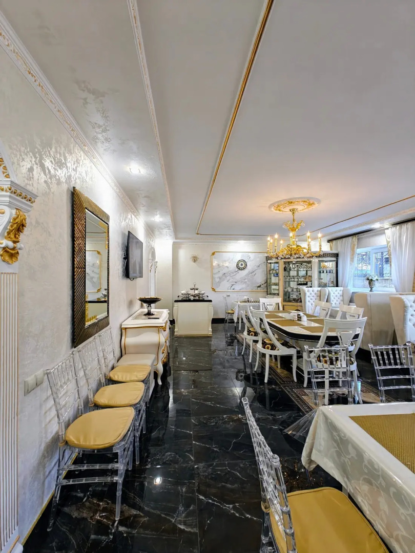 Отель Golden House