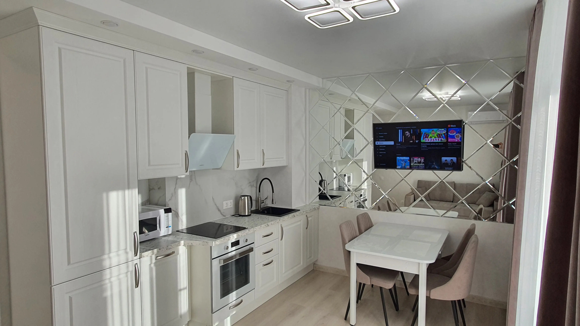 Апартаменты Видовые с парковкой около набережной и аквапарка Ривьера