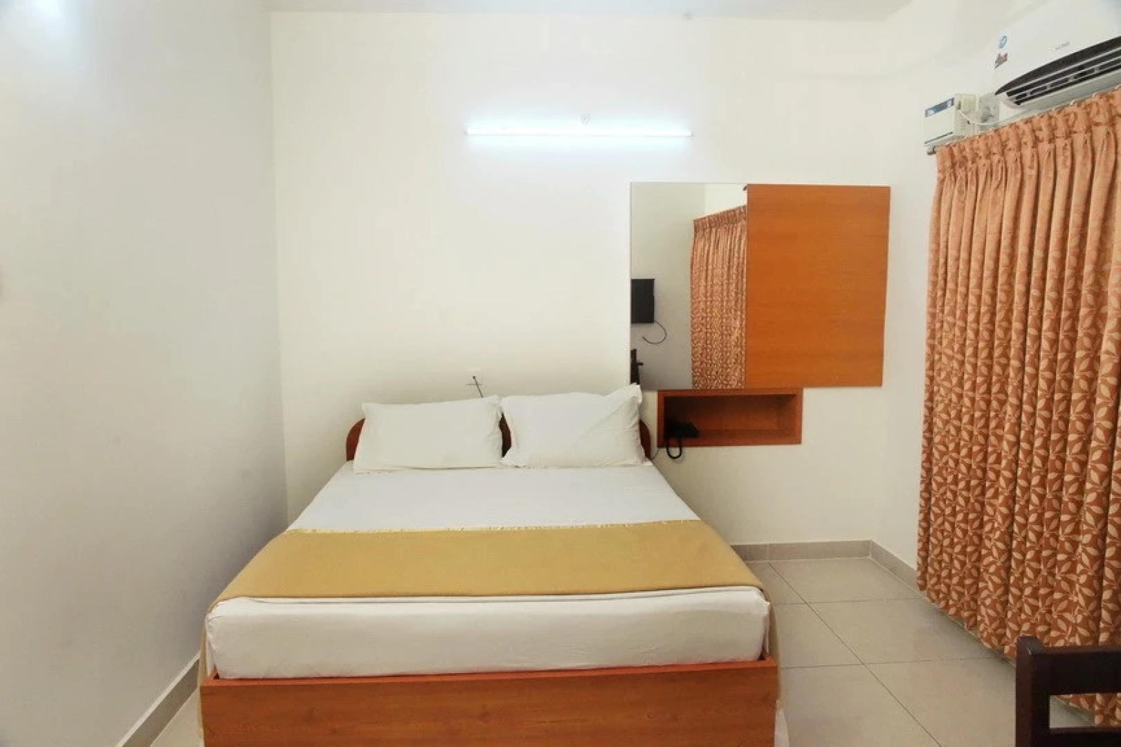 Отель Surag Residency