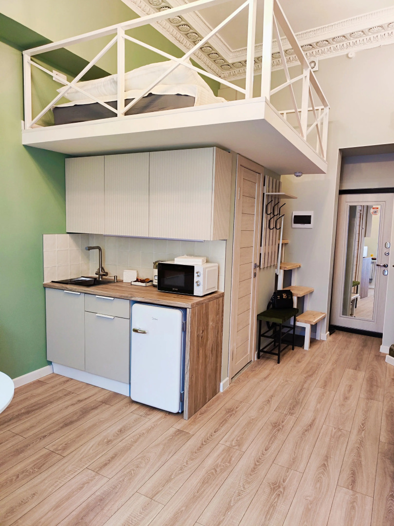 Апартаменты с балконом и камином