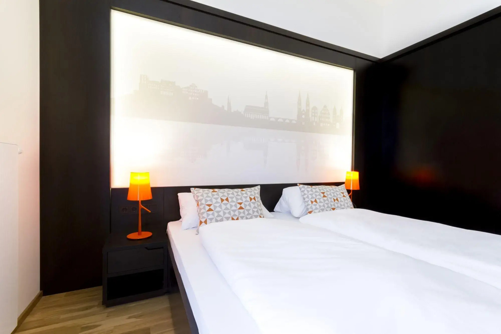 Отель SevenDays BoardingHouse