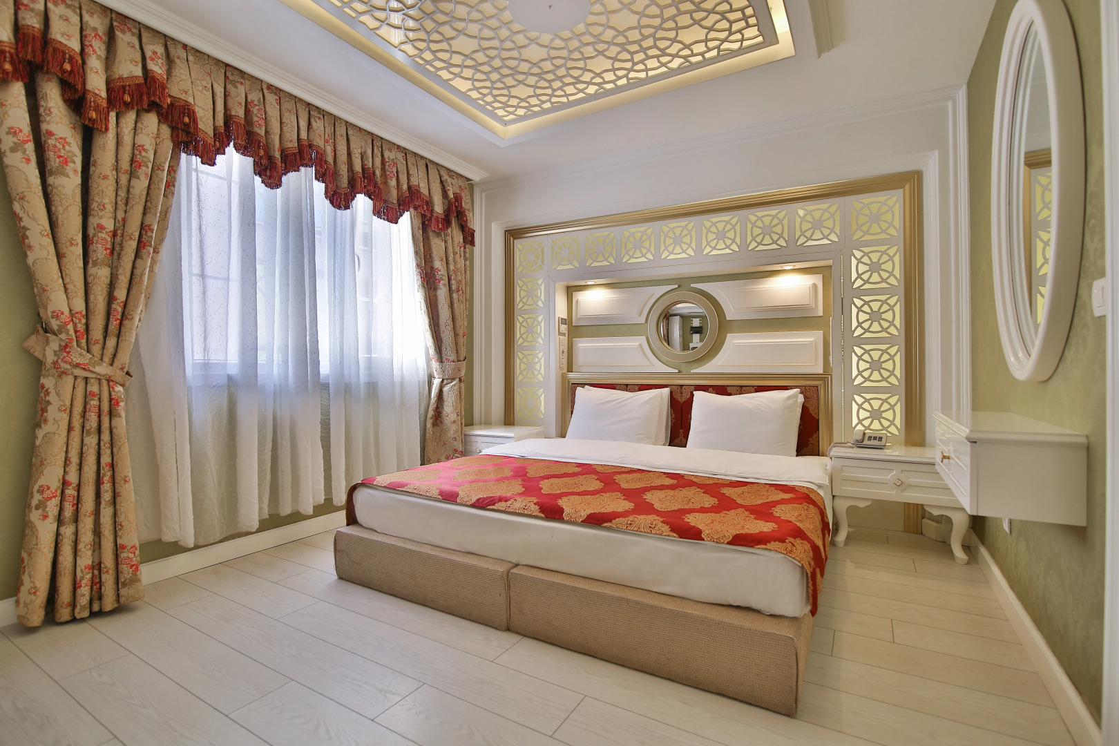 Отель Queens Land Istanbul