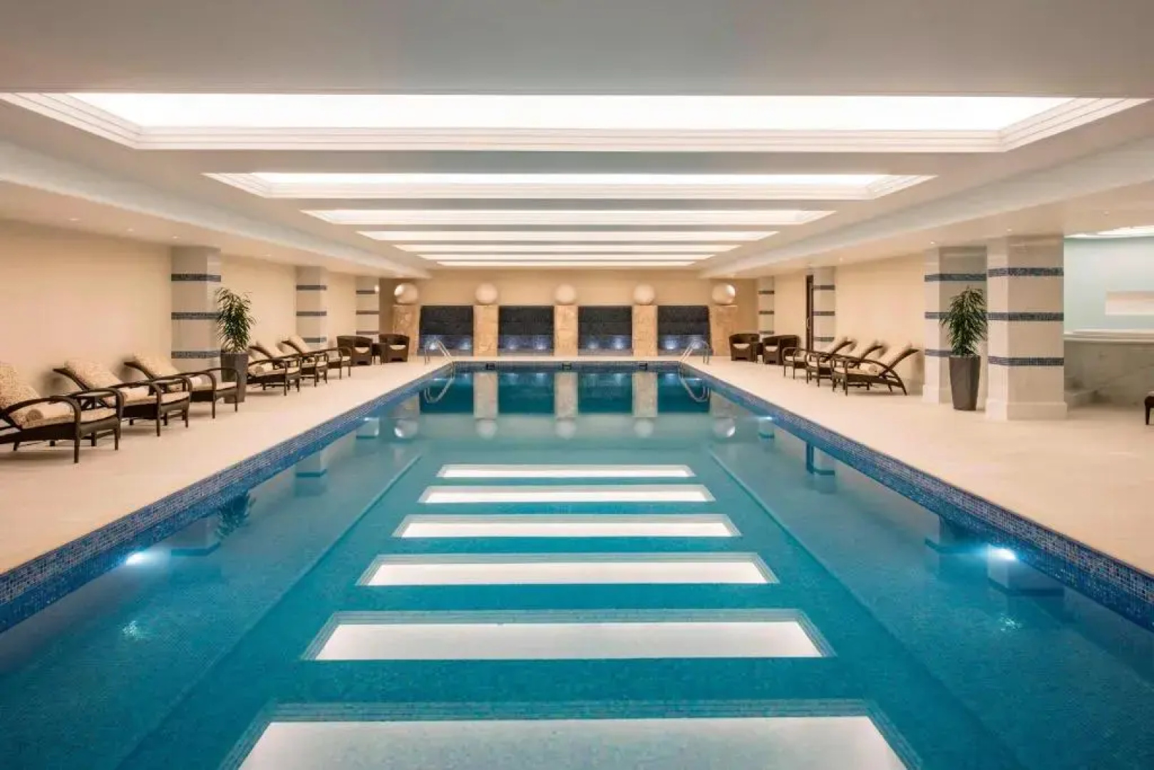 Отель Sheraton Oman