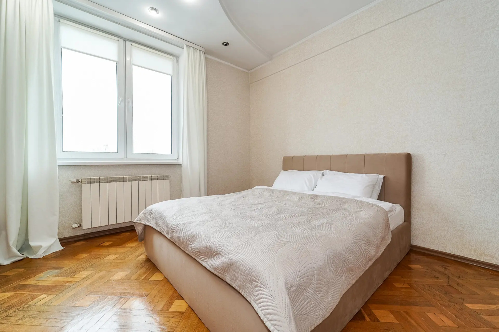 Квартира Просторная 3-комнатная в Центре Возле Метро