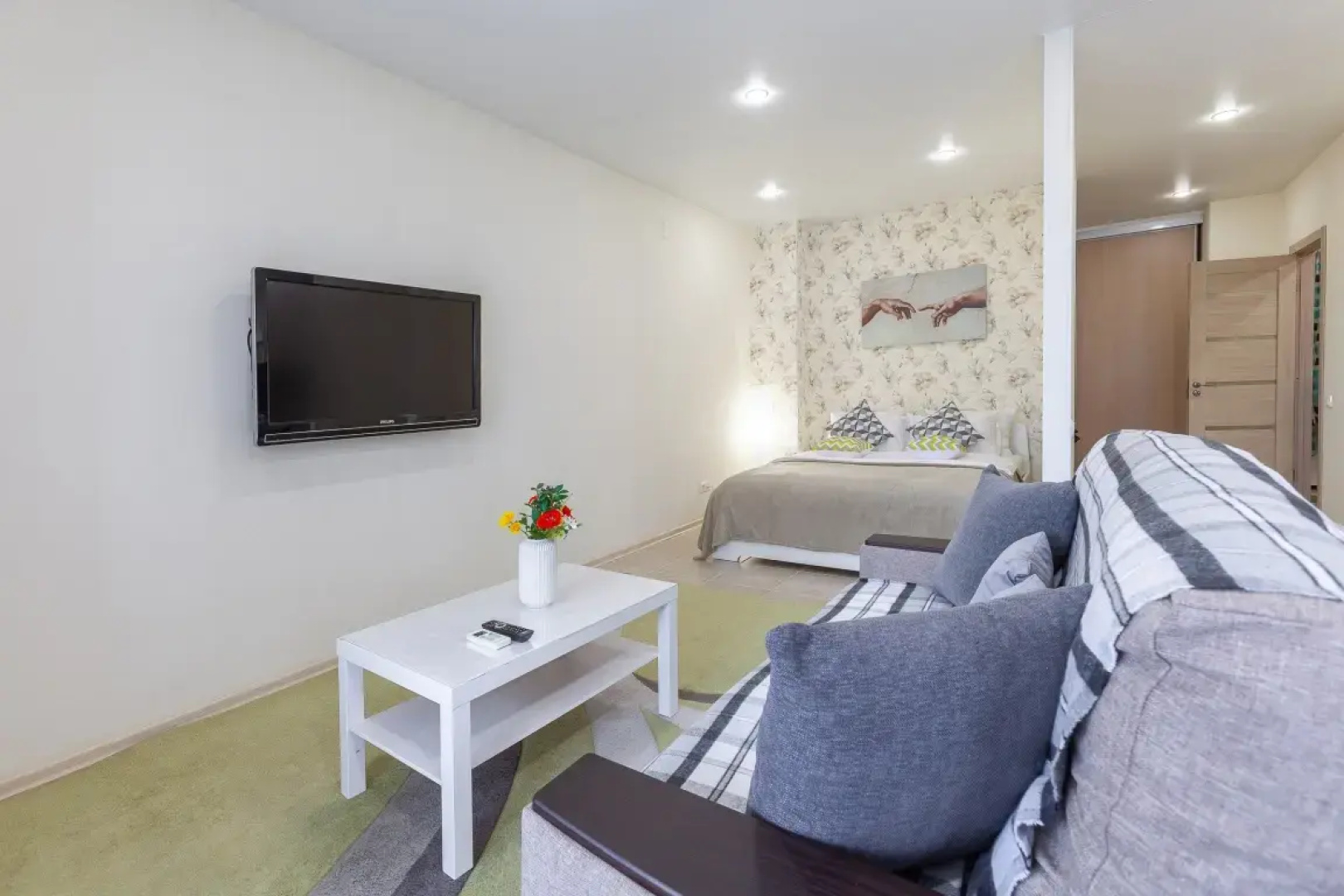 Апартаменты RentPlaza с Видом на Волгу