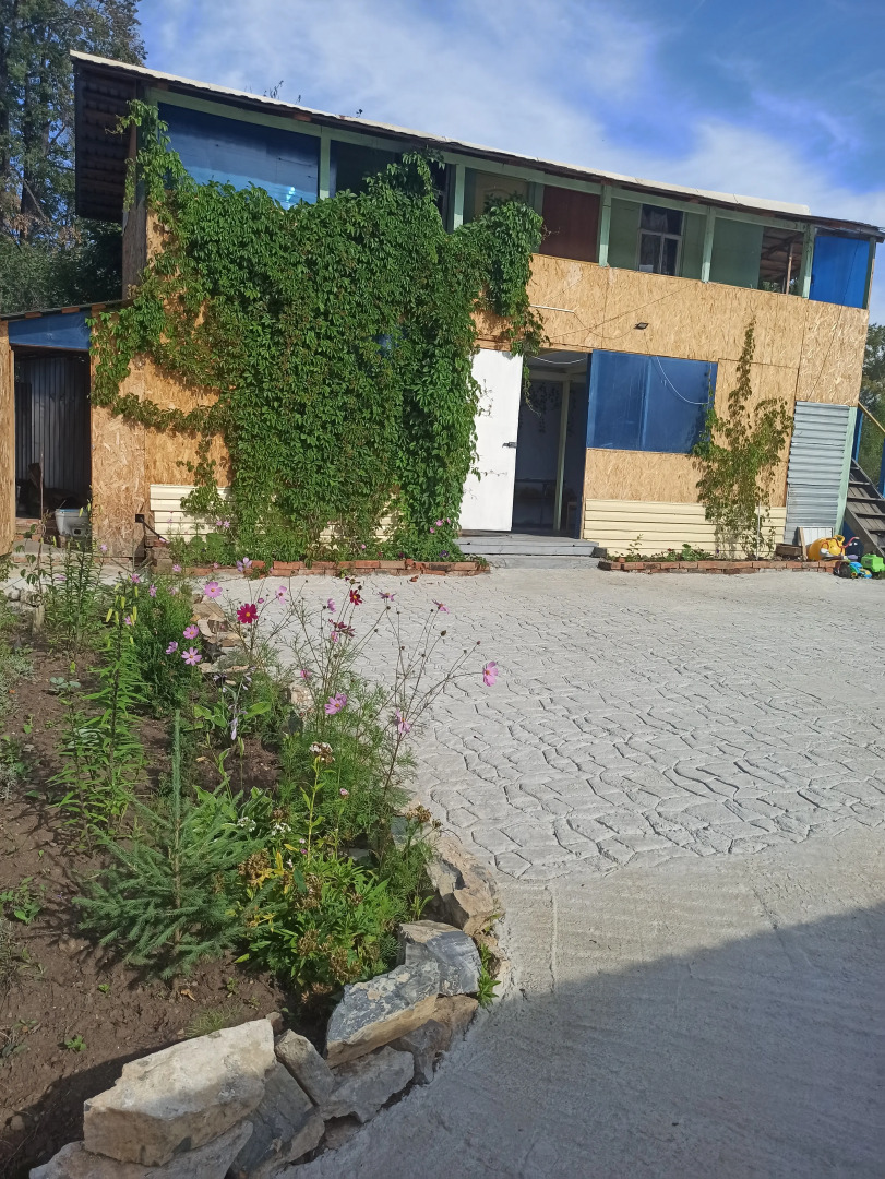 Частный дом У Пруда с Банькой и Беседкой